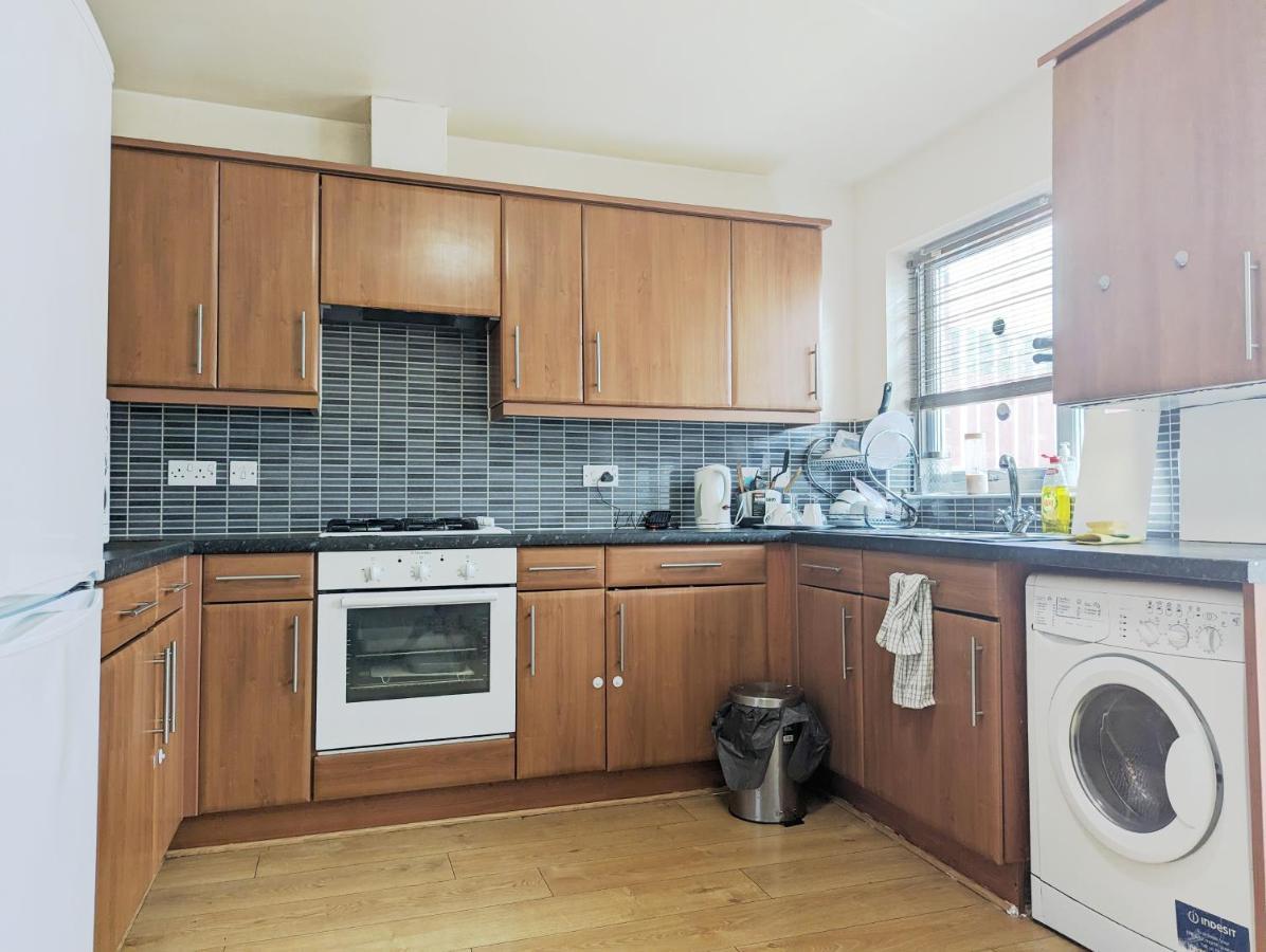 Guest Rooms Near City Centre & Dock Free Parking Liverpool Exteriör bild