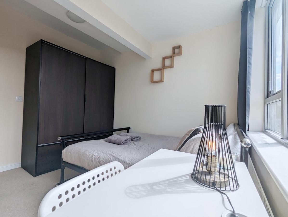 Guest Rooms Near City Centre & Dock Free Parking Liverpool Exteriör bild